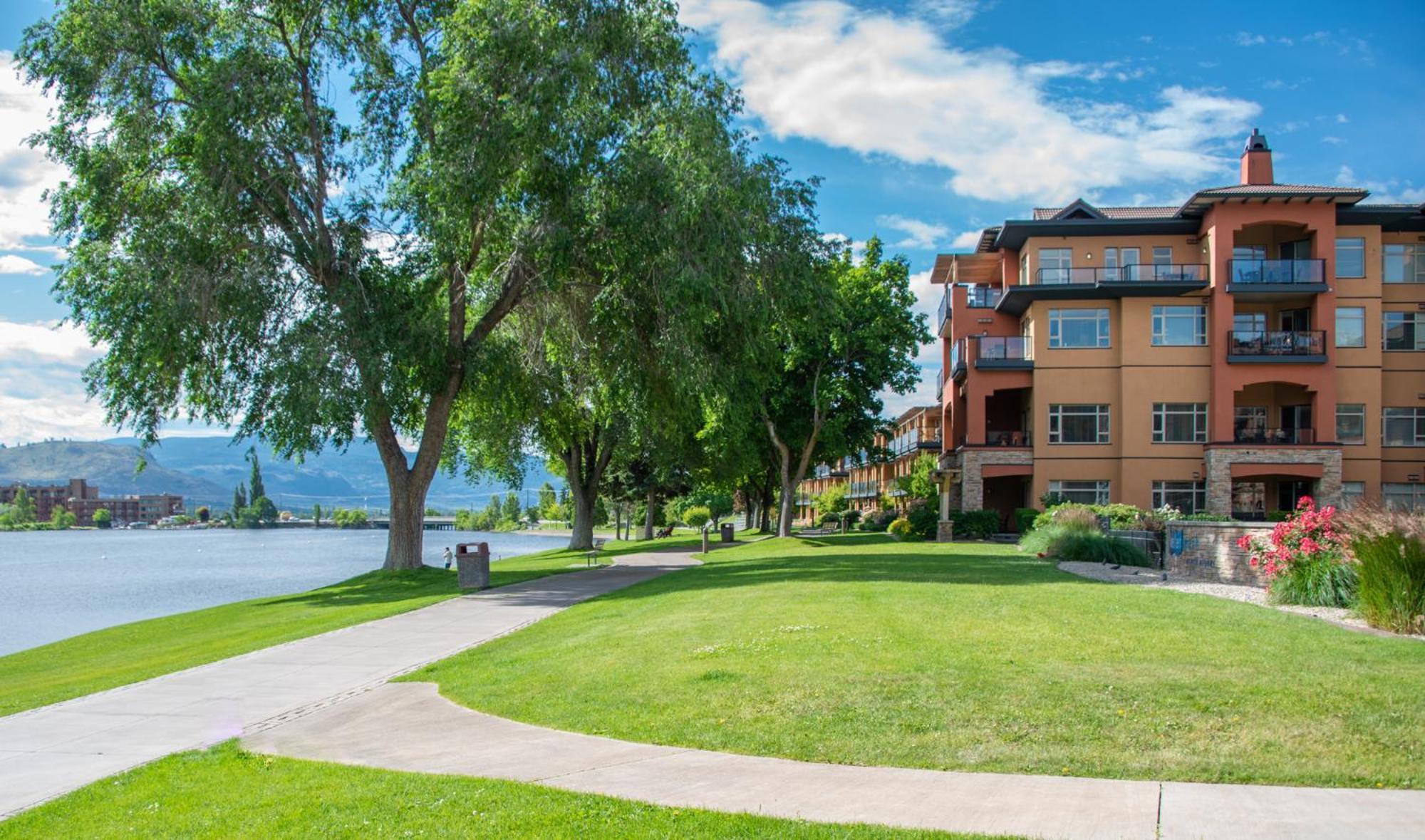 Watermark Beach Resort Osoyoos Exterior foto