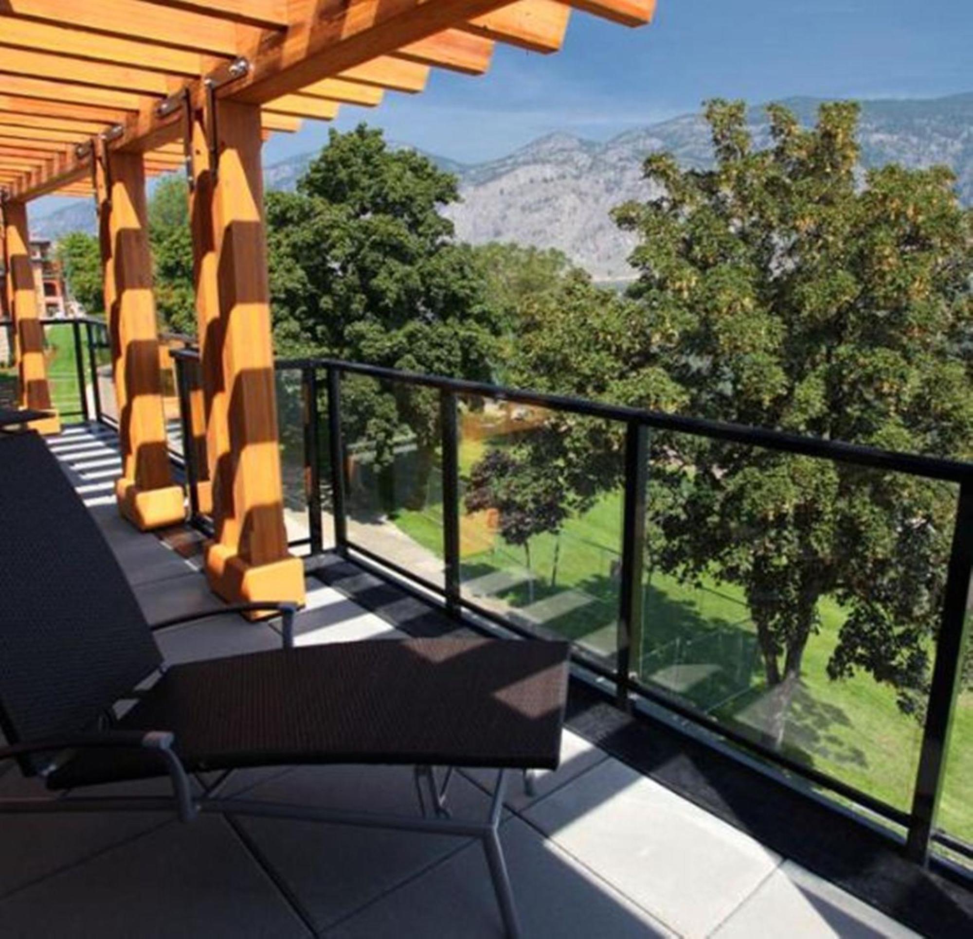 Watermark Beach Resort Osoyoos Exterior foto